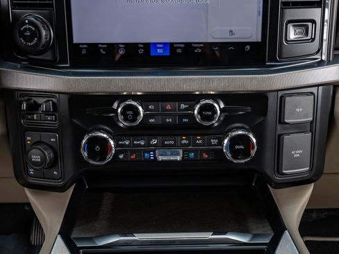 Used 2026 Ford F350 Platinum w/ Platinum Plus Package AWD/4WD image 28
