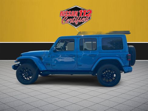 Used 2022 Jeep Wrangler Unlimited Sahara AWD/4WD image 4