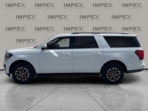 Used 2024 Ford Expedition Max XLT AWD/4WD image 2