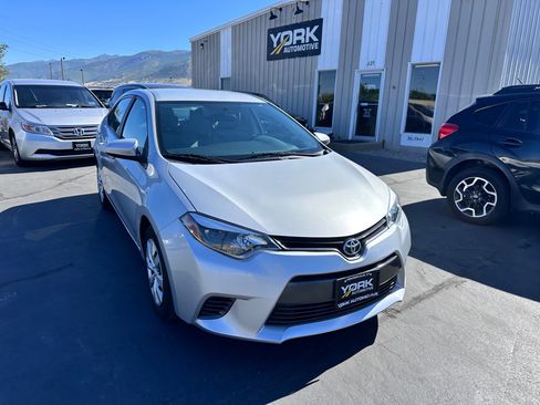 Used 2015 Toyota Corolla LE FWD image 1