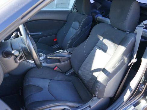 Used 2014 Nissan 370Z Coupe image 19