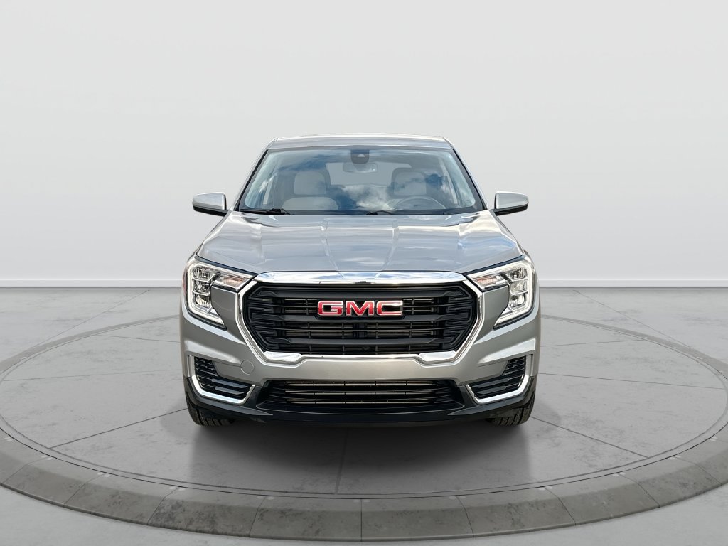 Used 2023 GMC Terrain SLE FWD image 3