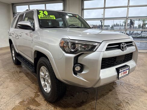 Used 2024 Toyota 4Runner SR5 Premium image 4