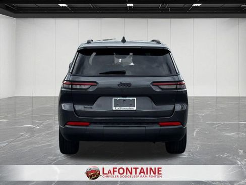 Used 2023 Jeep Grand Cherokee L Laredo AWD/4WD image 4