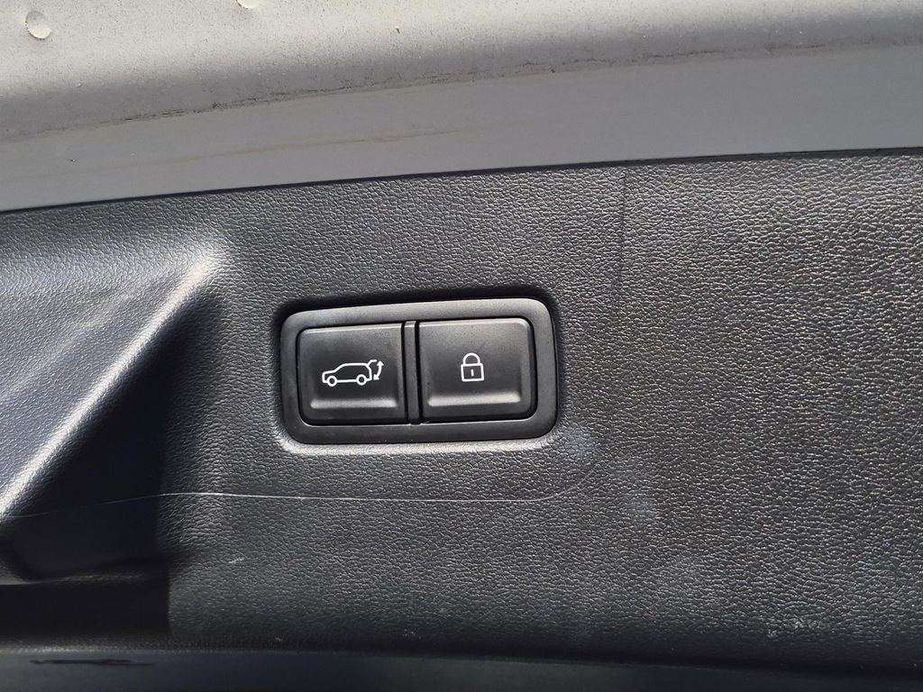 Used 2026 Hyundai Santa Fe SEL AWD/4WD image 10
