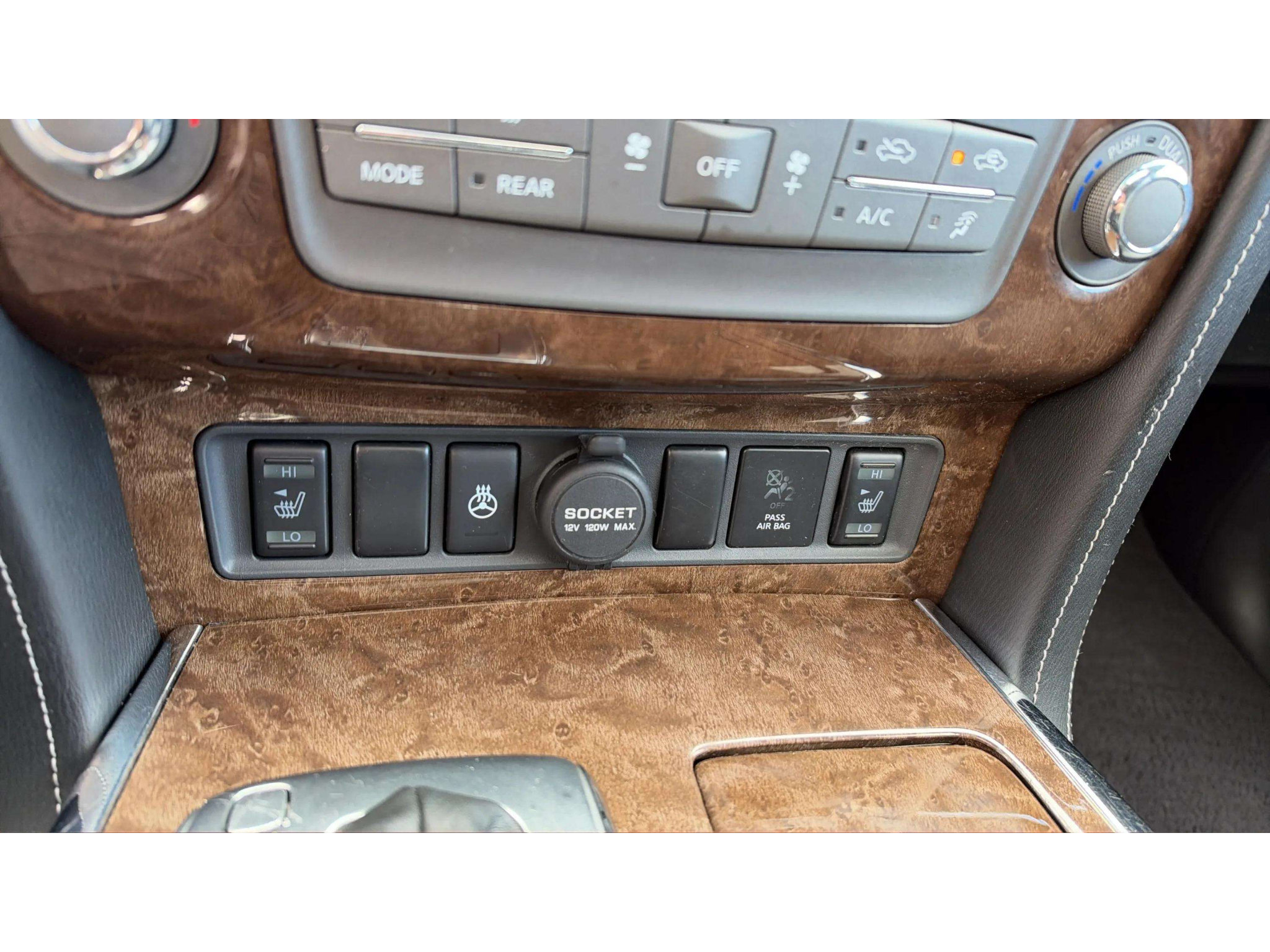 Used 2017 INFINITI QX80 4WD w/ All Season Package image 25