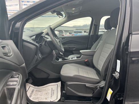 Used 2019 Ford Escape S image 10