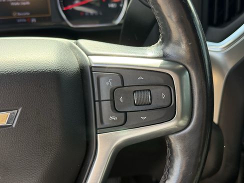 Used 2022 Chevrolet Silverado 1500 LT AWD/4WD image 17