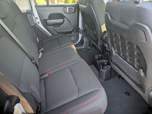 Used 2021 Jeep Wrangler Unlimited Rubicon image 23