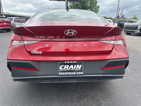 Used 2024 Hyundai Elantra SEL FWD image 6