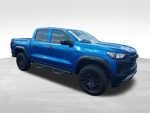 Used 2024 Chevrolet Colorado Trail Boss w/ Technology Package AWD/4WD image 7