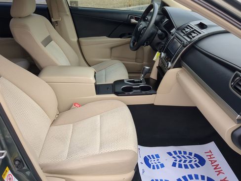 Used 2013 Toyota Camry LE image 28