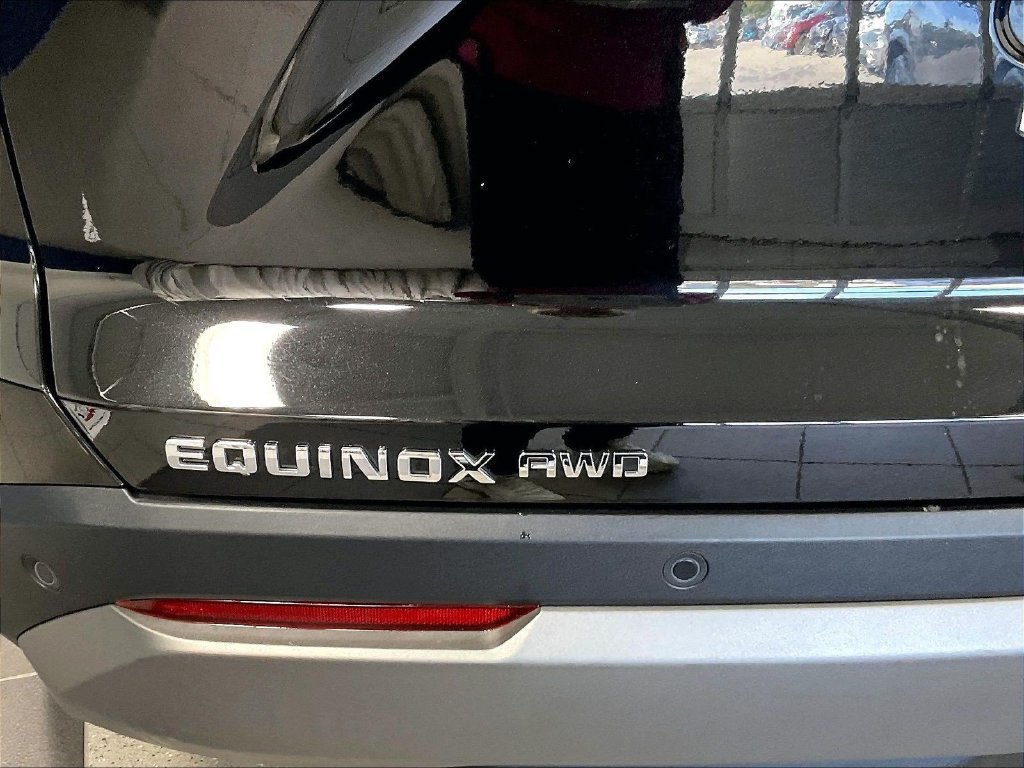 Used 2026 Chevrolet Equinox LT AWD/4WD image 28