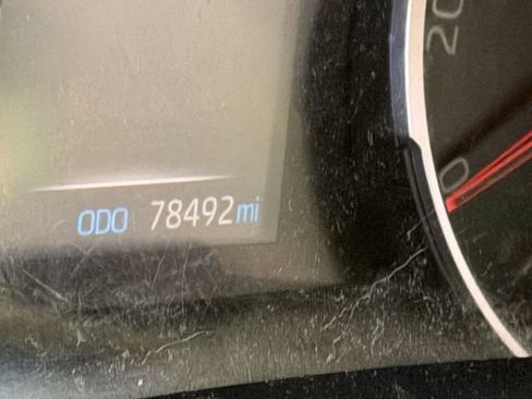 Used 2021 Toyota RAV4 XLE w/ Convenience Package FWD image 9