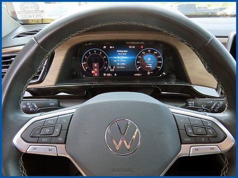 Used 2024 Volkswagen Atlas SE w/ Panoramic Sunroof Package AWD/4WD image 16