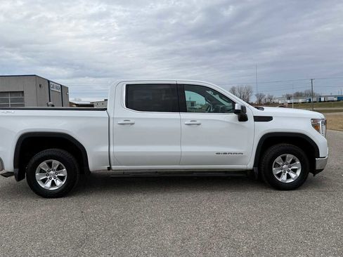 Used 2021 GMC Sierra 1500 SLE image 3