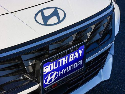 New 2026 Hyundai Elantra Limited FWD image 11