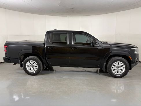 Used 2022 Nissan Frontier SV w/ SV Premium Package RWD image 9