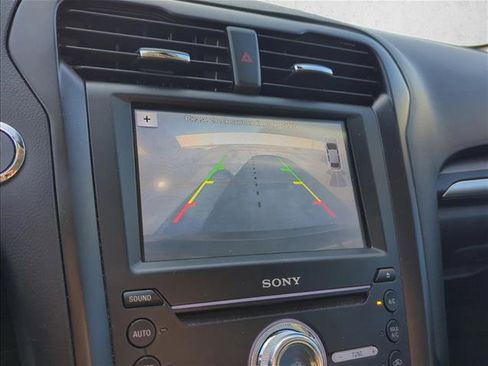 Used 2019 Ford Fusion Titanium FWD image 21