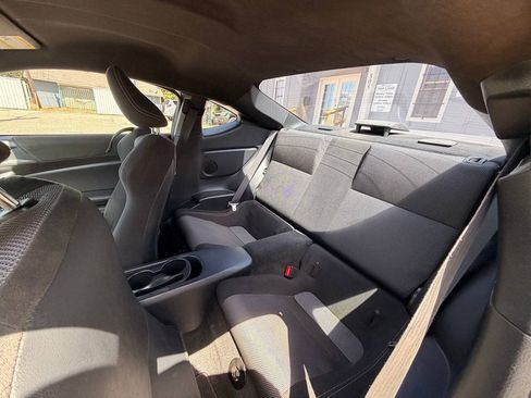 Used 2017 Toyota 86 RWD image 12
