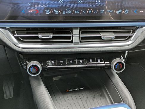 New 2026 Chevrolet Equinox EV LT w/ Convenience Package II image 15