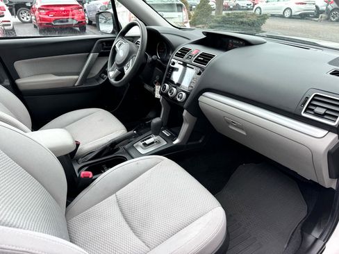 Used 2018 Subaru Forester 2.5i Premium w/ All-Weather Package image 16