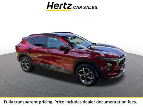 Used 2025 Chevrolet Trax LT FWD image 1