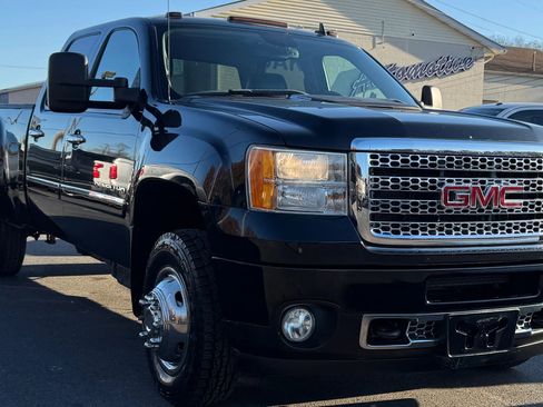 Used 2011 GMC Sierra 3500 Denali AWD/4WD image 4