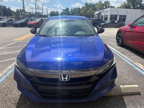Used 2018 Honda Accord Sport image 2