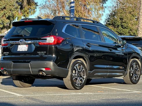 Used 2023 Subaru Ascent Limited image 4