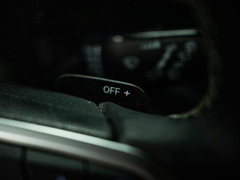 Used 2024 Volkswagen Atlas SE image 23