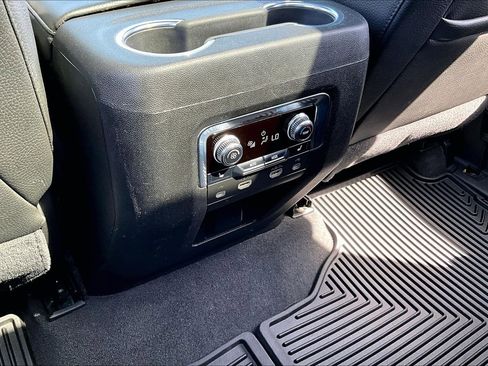 Used 2021 GMC Yukon Denali w/ Denali Premium Package image 25