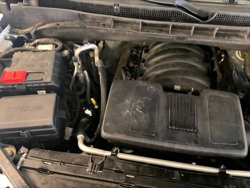 Used 2021 Cadillac Escalade Premium Luxury RWD image 29