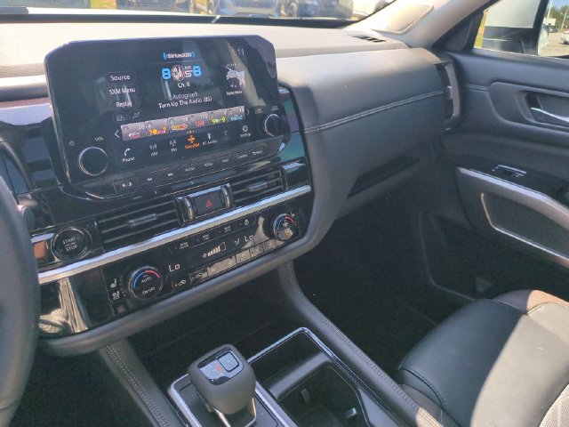 Used 2025 Nissan Pathfinder Platinum AWD/4WD image 21