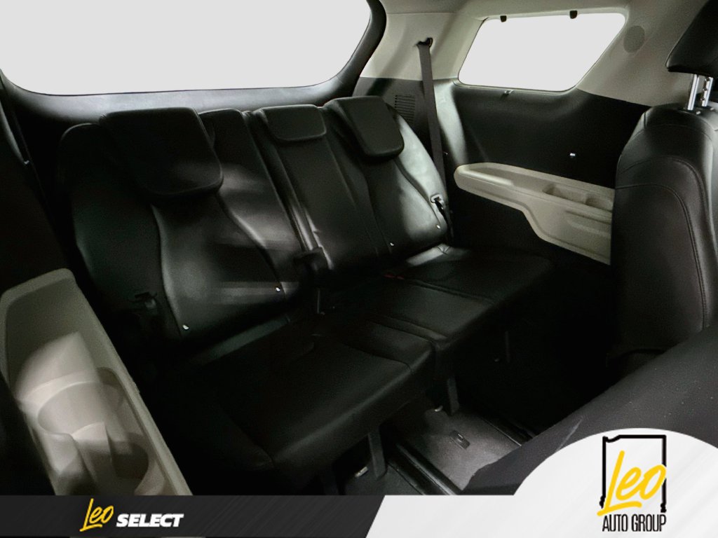 Used 2022 Kia Carnival EX FWD image 29