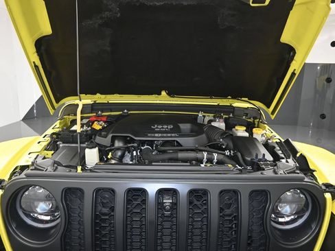 Used 2023 Jeep Wrangler Unlimited Rubicon w/ LED Lighting Group AWD/4WD image 28