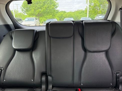 Used 2025 Kia Carnival image 22