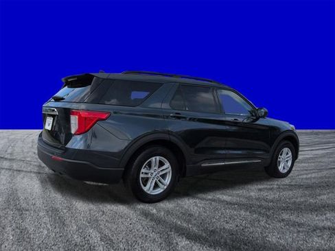Certified 2024 Ford Explorer XLT image 4