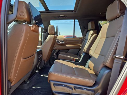 Used 2023 Chevrolet Tahoe High Country AWD/4WD image 13