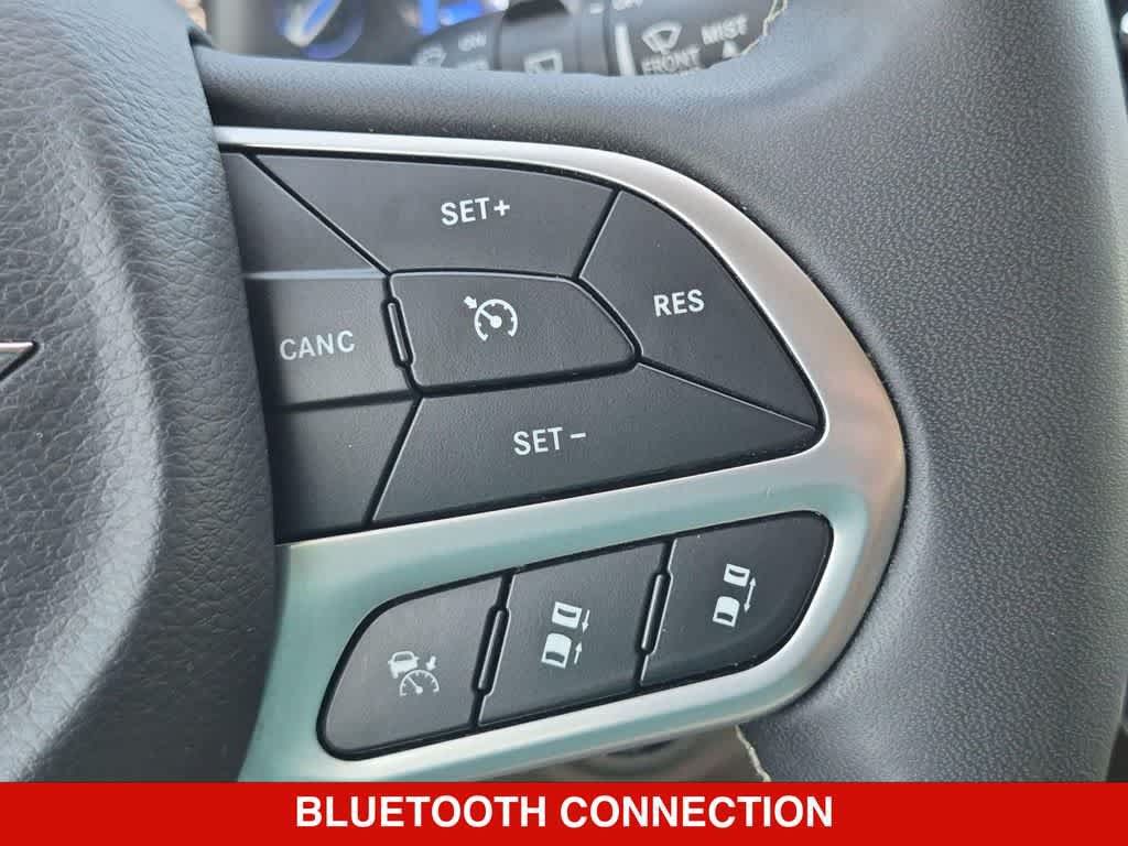 Used 2024 Chrysler Pacifica Limited FWD image 23