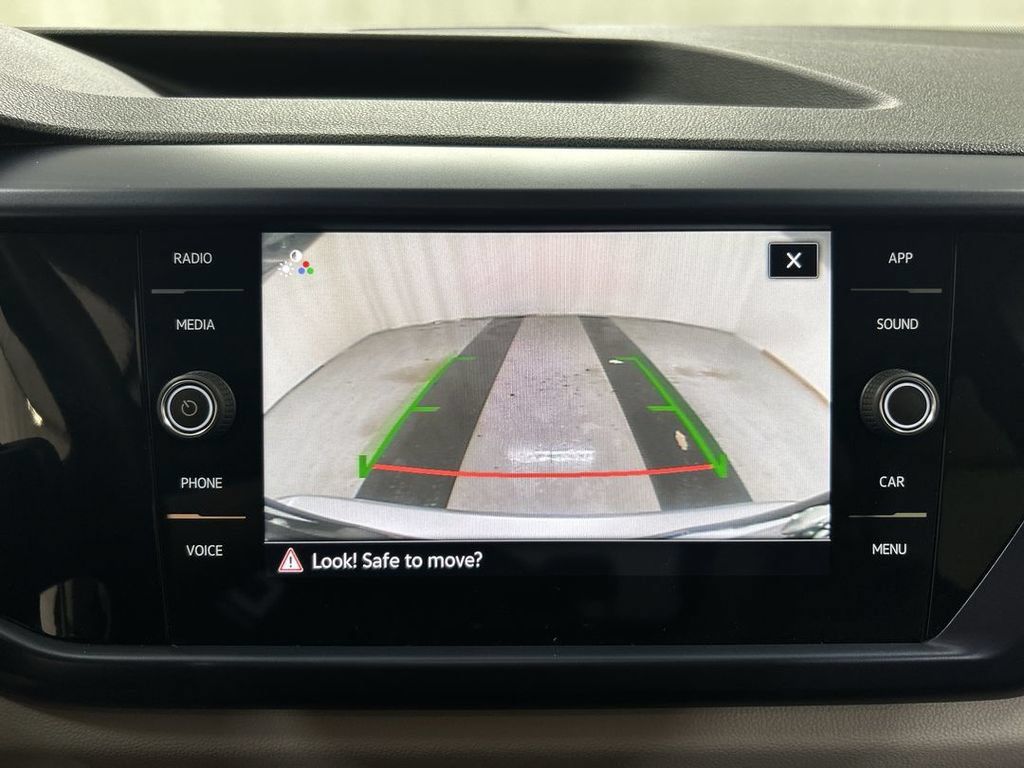 Certified 2023 Volkswagen Taos SE AWD/4WD image 15