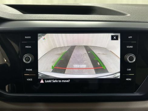 Certified 2023 Volkswagen Taos SE AWD/4WD image 15