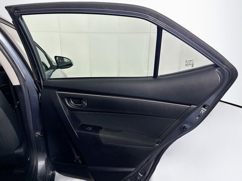 Used 2019 Toyota Corolla LE image 28