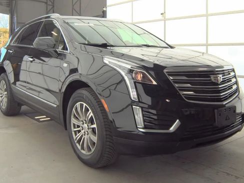 Used 2018 Cadillac XT5 Luxury w/ Driver Awareness Package FWD image 3