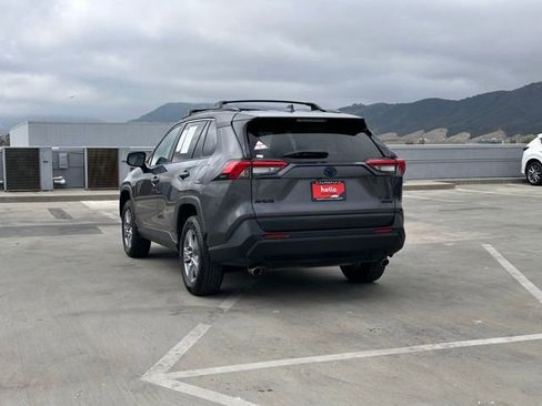 Used 2022 Toyota RAV4 LE w/ Carpet Mat Package (TMS) AWD/4WD image 32