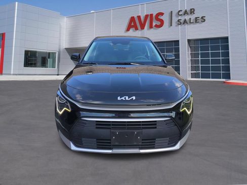 Used 2025 Kia Niro LX FWD image 2