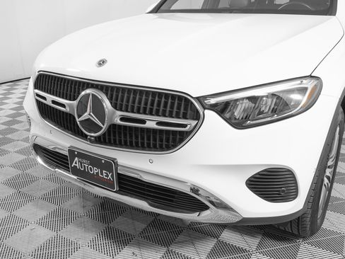 Used 2025 Mercedes-Benz GLC 300 GLC 300 image 28