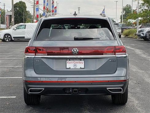 New 2026 Volkswagen Atlas SE image 4