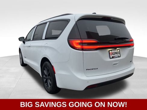 New 2026 Chrysler Pacifica Select image 7