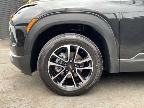 Used 2025 Chevrolet TrailBlazer LT AWD/4WD image 12